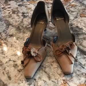 Stuart Weitzman sz6 pre owned Excellent Condition